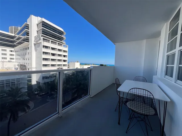 $429,999 | 100 Lincoln Road, Unit 604, Miami Beach, FL 33139