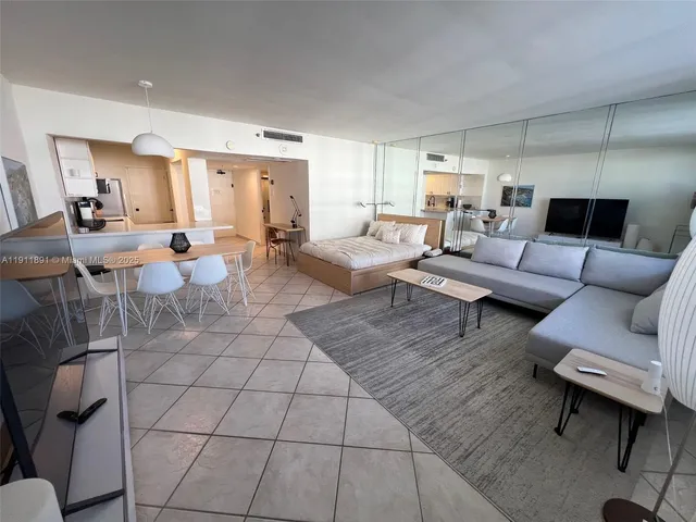 $429,999 | 100 Lincoln Road, Unit 604, Miami Beach, FL 33139