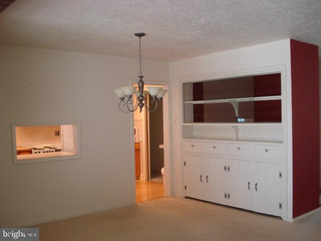 484 Waters Road York, PA 17403 - Photo 4 of 25