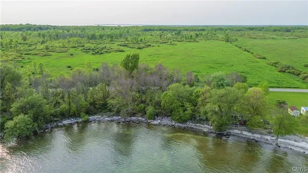 $440,000 | 20298 South Shore Road, Lyme, NY 13693