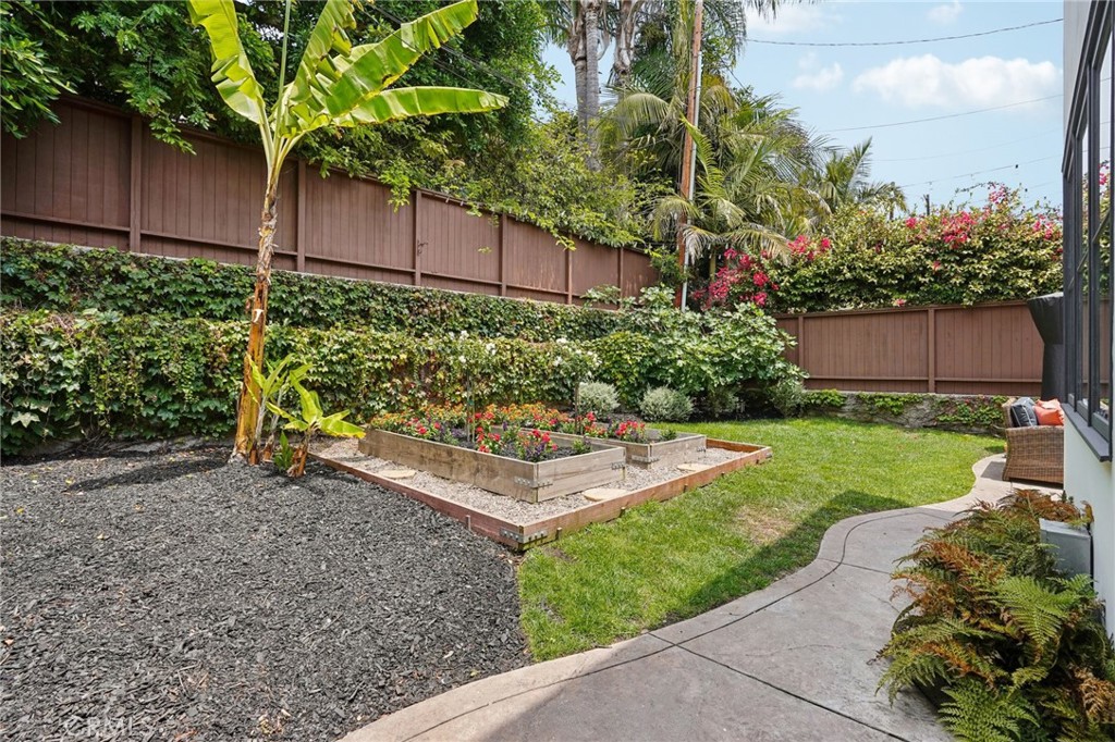 587 26th Street Manhattan Beach, CA 90266 - Photo 2 of 67