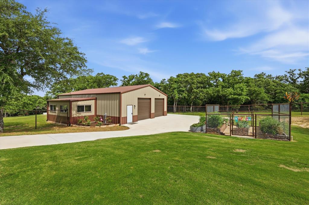 321 Arborview Drive Weatherford, TX 76088 - Photo 2 of 40