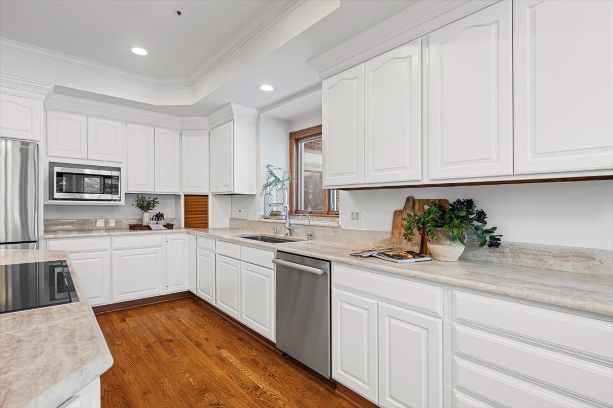 4588 Pamela Court Long Grove, IL 60047 - Photo 20 of 57