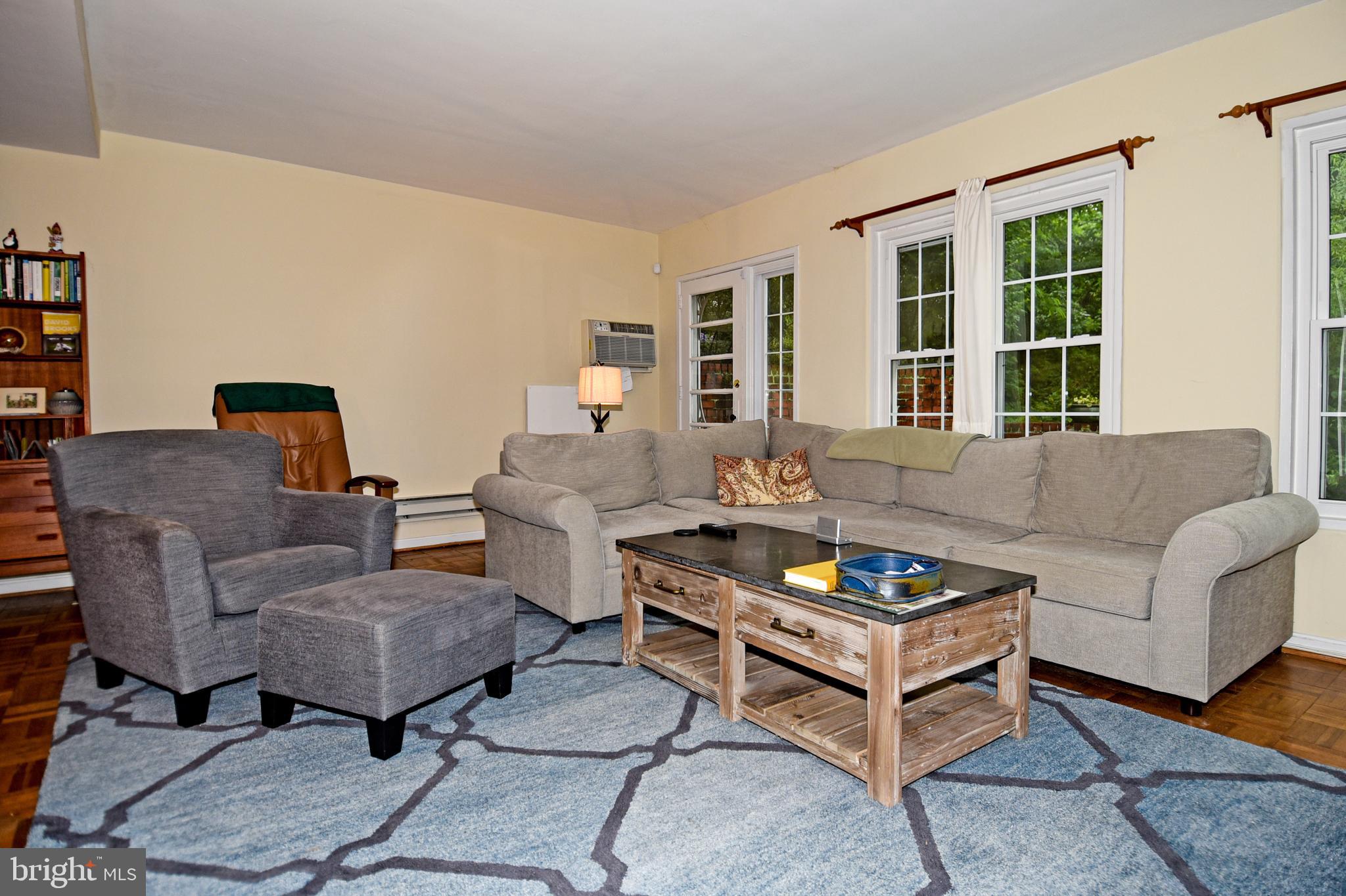 1675 Preston Road Alexandria, VA 22302 - Photo 2 of 42 Prior to painting with tenants furniture
