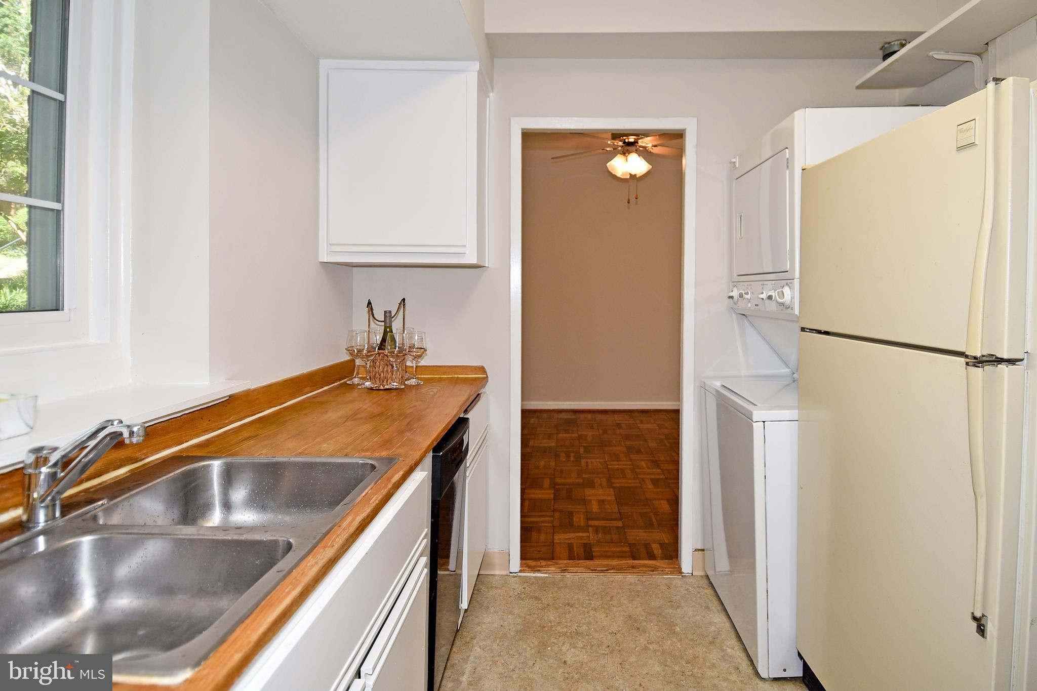 1675 Preston Road Alexandria, VA 22302 - Photo 12 of 42 Newly painted kitchen