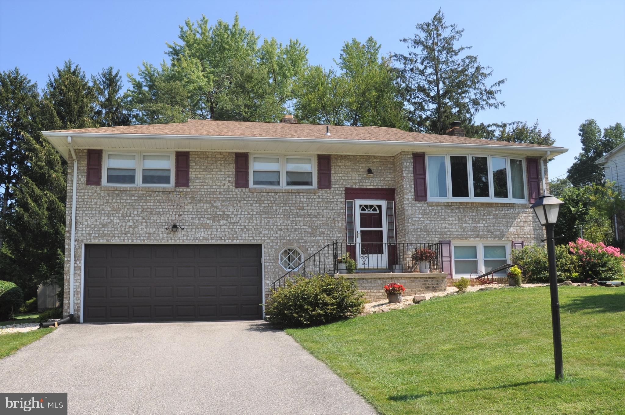 2940 Chesapeake Road York, PA 17402 - Photo 1 of 31 Gallery Image 1