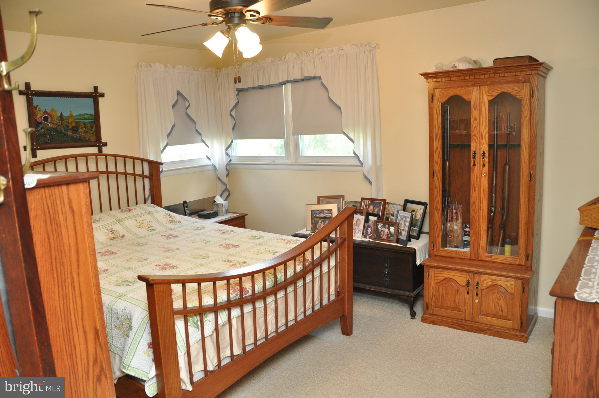 2940 Chesapeake Road York, PA 17402 - Photo 12 of 31 Gallery Image 12