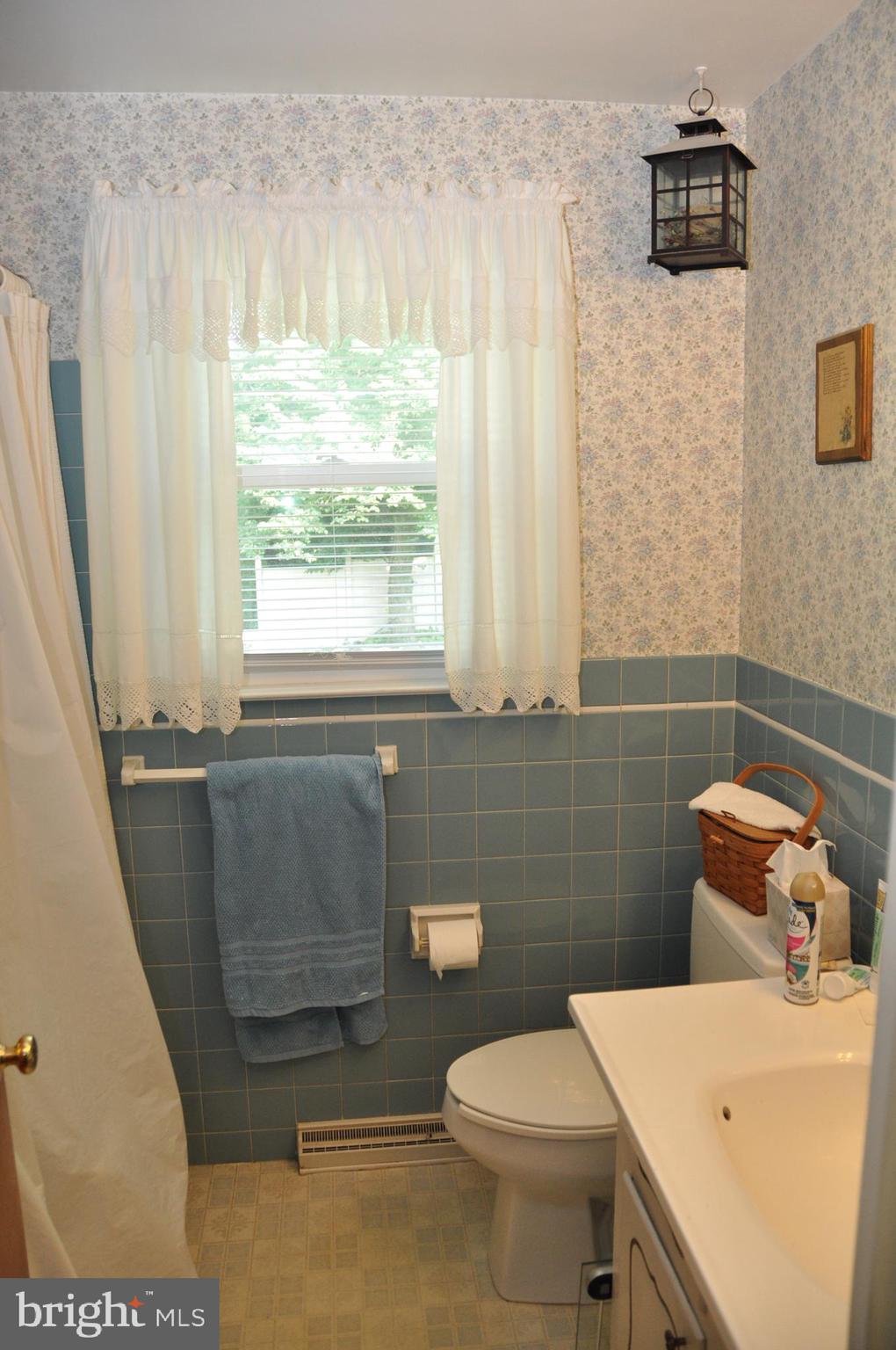 2940 Chesapeake Road York, PA 17402 - Photo 14 of 31 Gallery Image 14