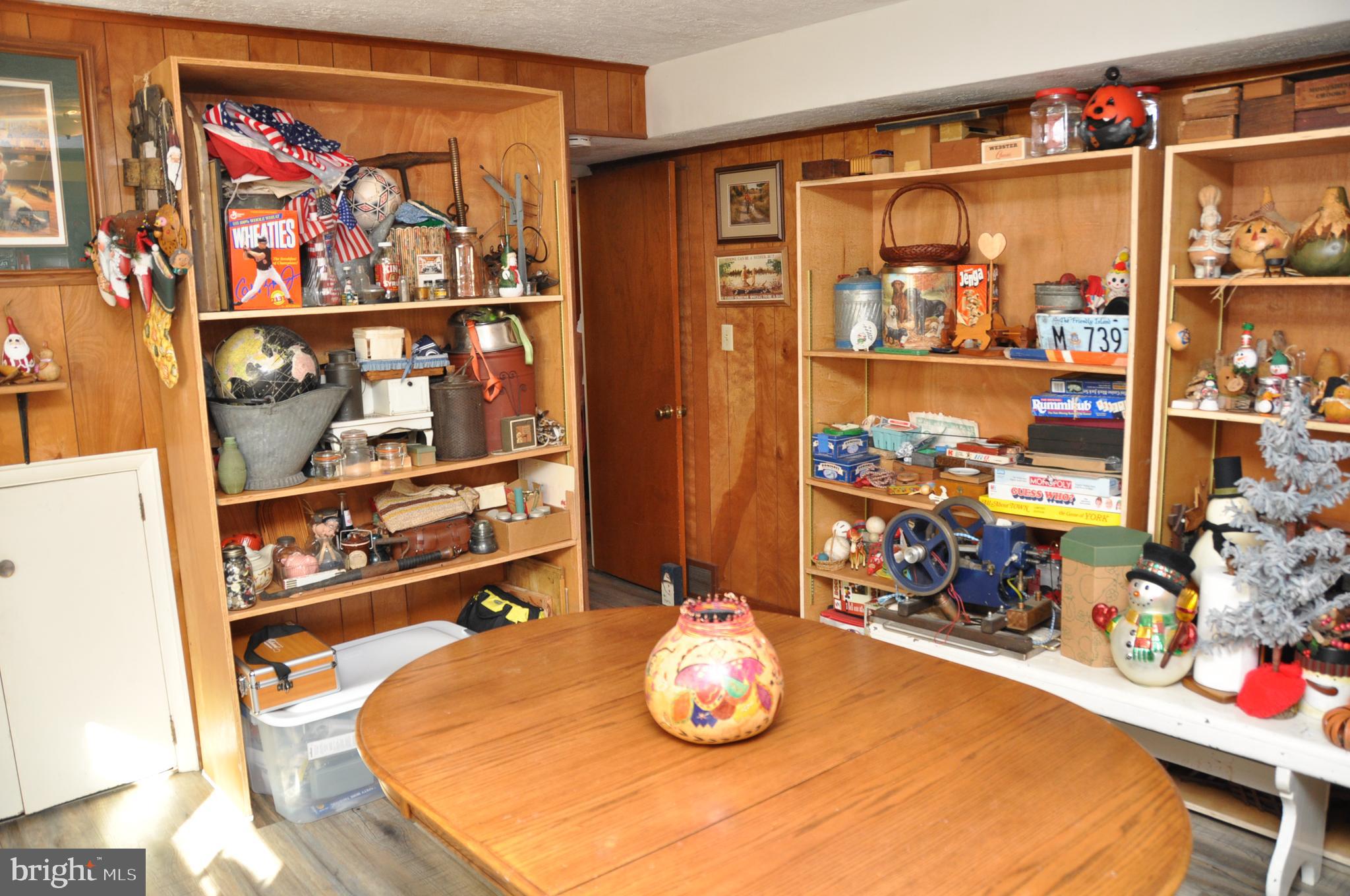 2940 Chesapeake Road York, PA 17402 - Photo 16 of 31 Gallery Image 16