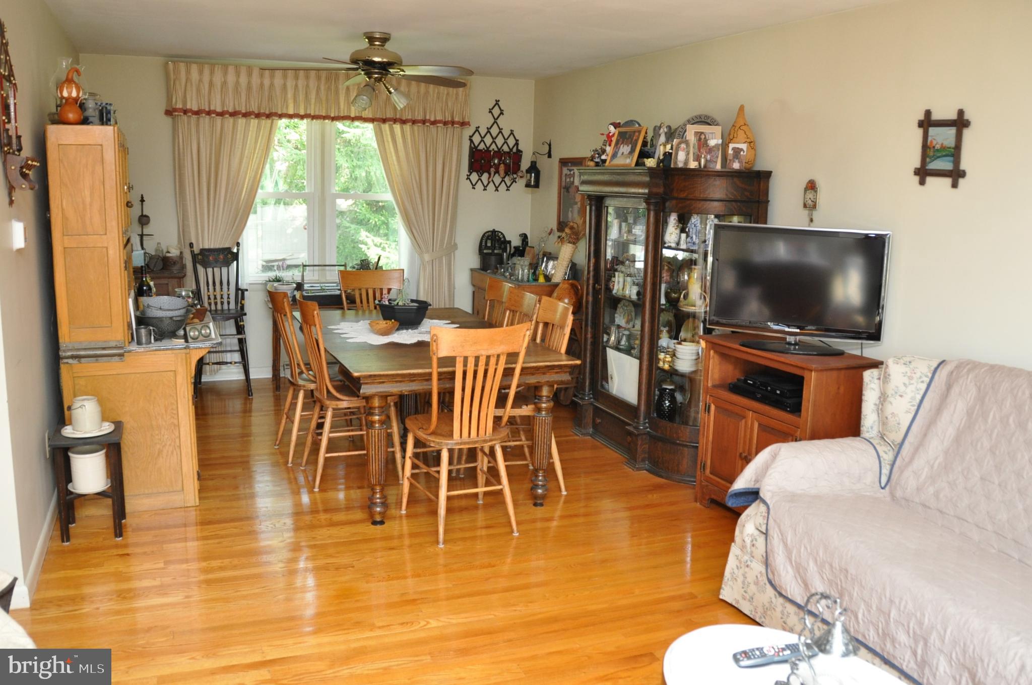 2940 Chesapeake Road York, PA 17402 - Photo 5 of 31 Gallery Image 5