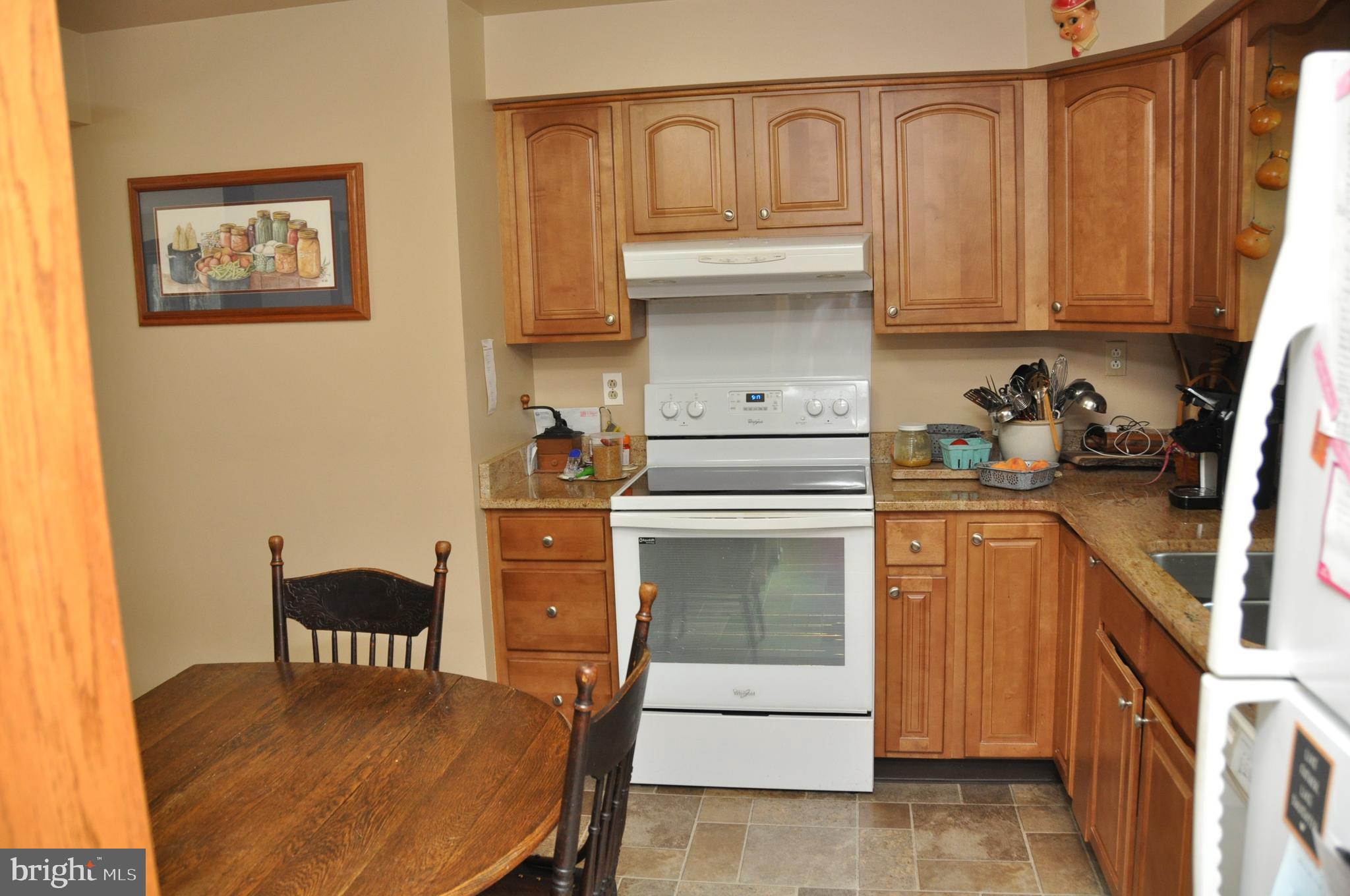 2940 Chesapeake Road York, PA 17402 - Photo 9 of 31 Gallery Image 9