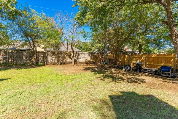 $2,495 | 5201 Rustle Leaf Drive, Arlington, TX 76017