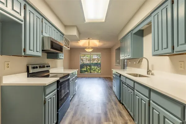 $2,495 | 5201 Rustle Leaf Drive, Arlington, TX 76017