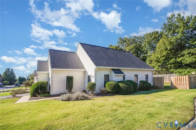 $380,000 | 9514 Perthway Court, Fredericksburg, VA 22408