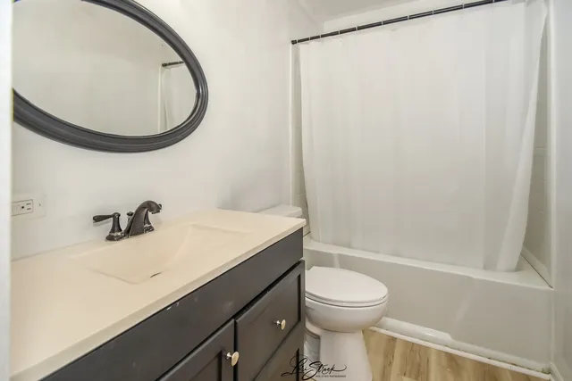 $2,375 | 605 South Raven Road, Shorewood, IL 60404