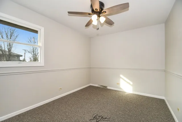 $2,375 | 605 South Raven Road, Shorewood, IL 60404