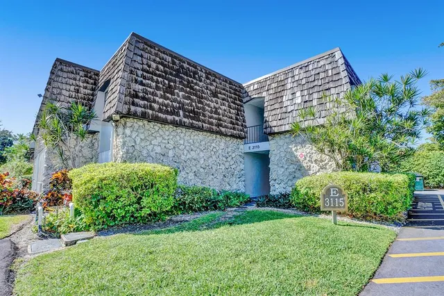 $225,000 | 3115 Oakland Shores Drive, Unit E109, Oakland Park, FL 33309