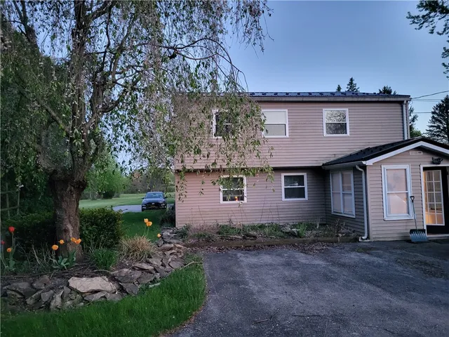 $1,800 | 3973 North Avenue, Unit 1, Shortsville, NY 14548