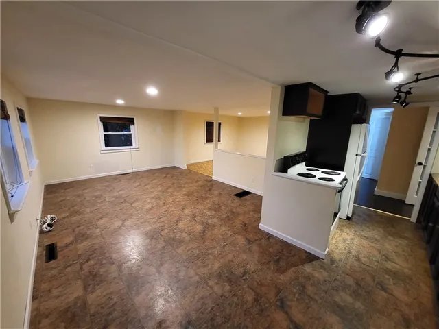 $1,800 | 3973 North Avenue, Unit 1, Manchester, NY 14548