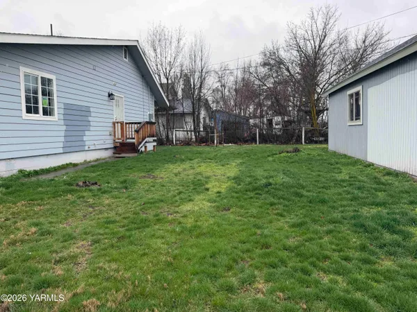 $275,000 | 400 1st Street, White Swan, WA 98952