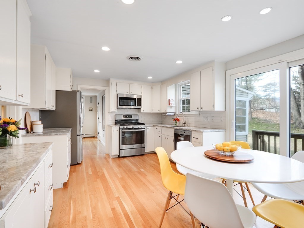 40 Damon Road Needham, MA 02494 - Photo 8 of 20