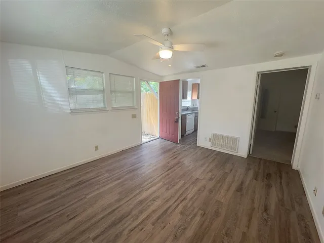 $1,175 | 309 Guadalupe Street, Unit C, Lockhart, TX 78644