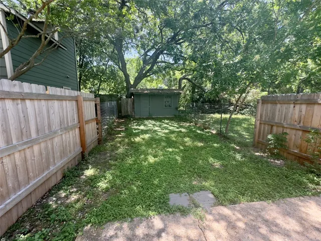 $1,175 | 309 Guadalupe Street, Unit C, Lockhart, TX 78644