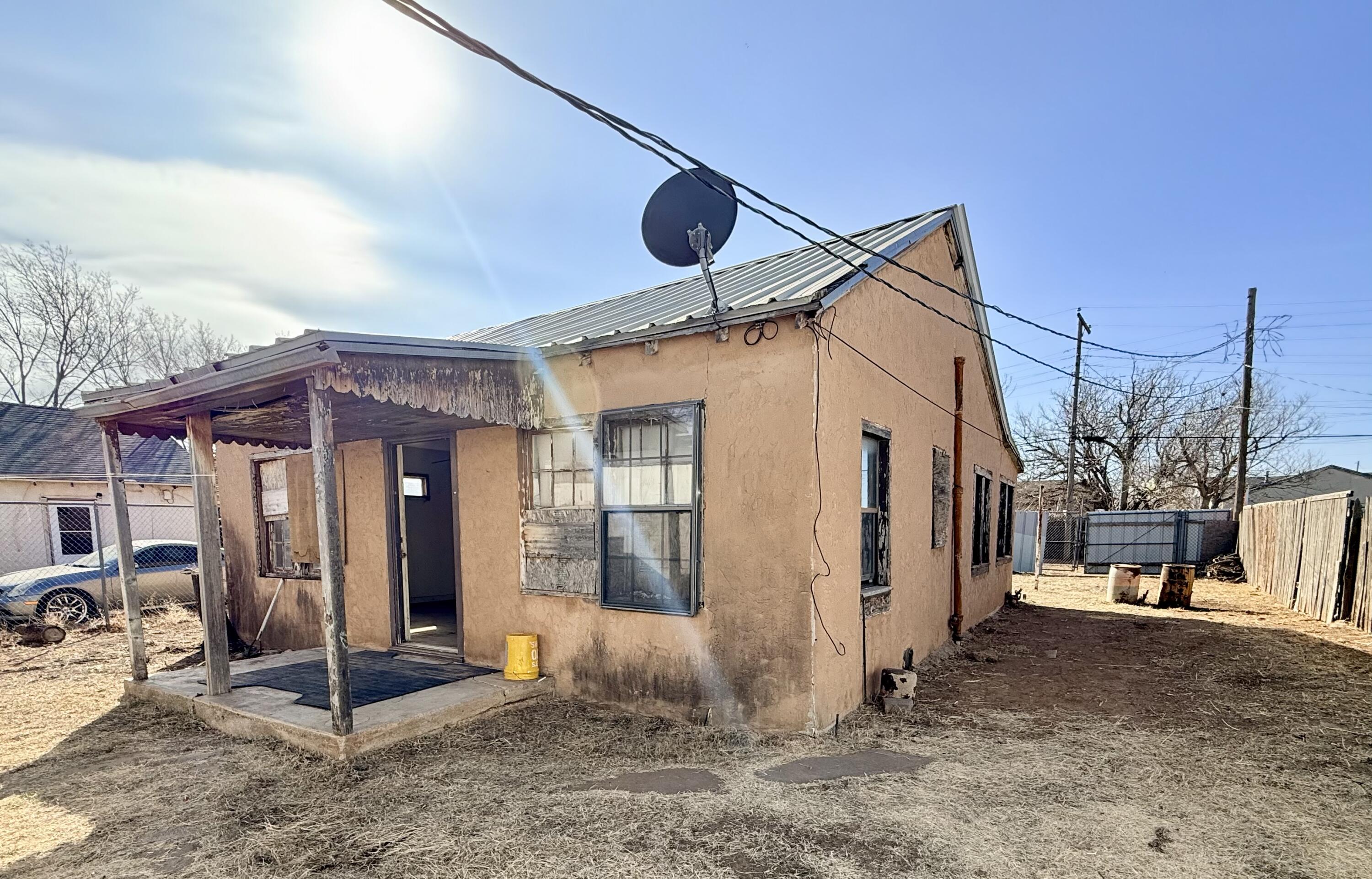 1117 31st Street Lubbock, TX 79411 - Photo 4 of 6 a view of a house with a patio