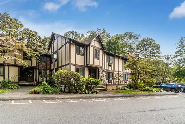 $329,900 | 510 Swanson Crescent, Unit 510, Milford, CT 06461