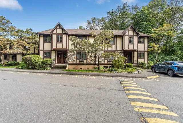 $329,900 | 510 Swanson Crescent, Unit 510, Milford, CT 06461