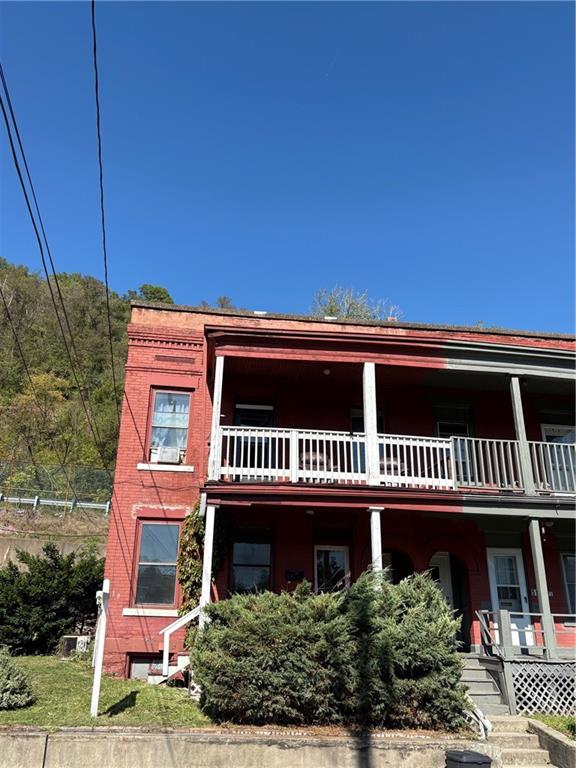 518 Middle Avenue Wilmerding, PA 15148 - Photo 2 of 37 a view of a large building