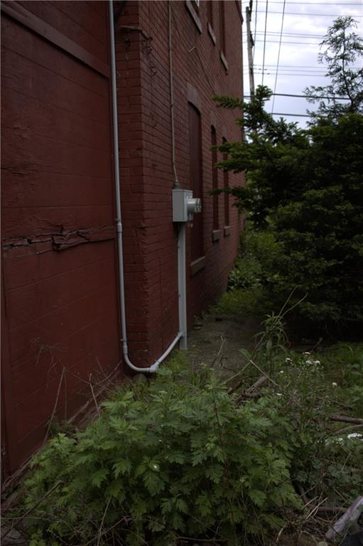 518 Middle Avenue Wilmerding, PA 15148 - Photo 10 of 37 a view of a backyard