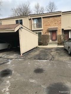 617 Oakbrook West Rochester, MI 48307 - Photo 1 of 24