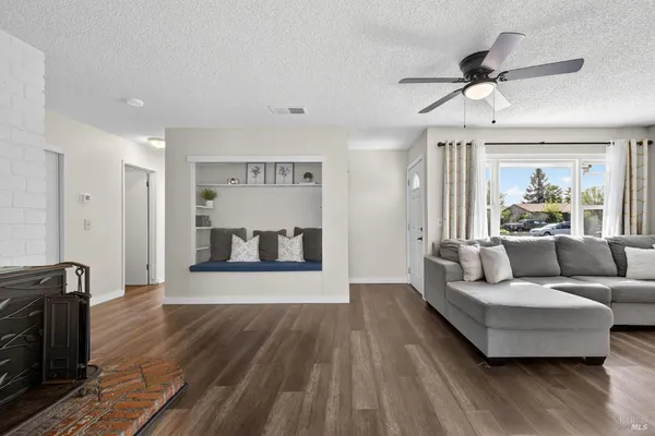 $675,000 | 9865 Sun Ray Place, Windsor, CA 95492
