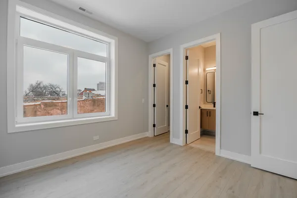 $2,800 | 3738 South Calumet Avenue, Unit 1N, Chicago, IL 60653