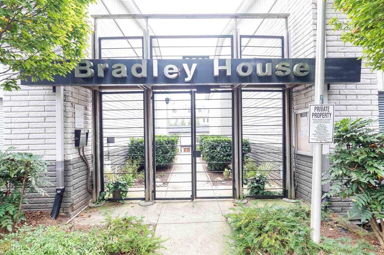 3501 Roswell Road, Unit 304 Atlanta, GA 30305 - Photo 1 of 1 Gallery Image 1