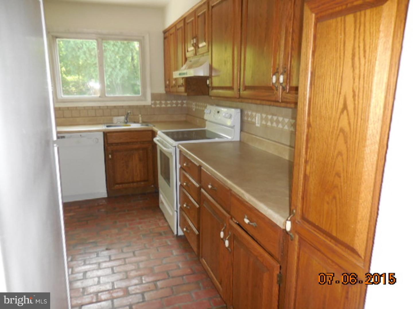 113 Ramble Road Cherry Hill, NJ 08034 - Photo 8 of 14 Kitchen