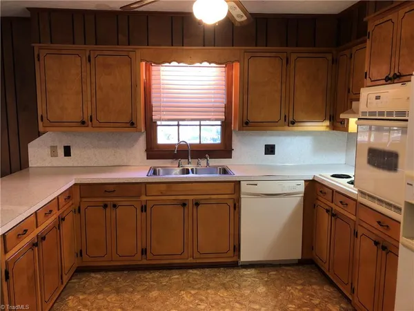 $249,900 | 1029 Oak Ridge Road, Cana, VA 24317