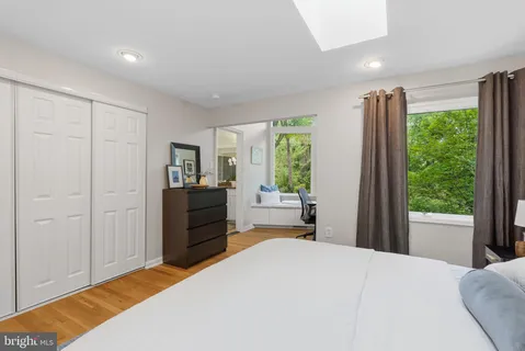 $949,000 | 5917 Beech Tree Drive, Alexandria, VA 22310