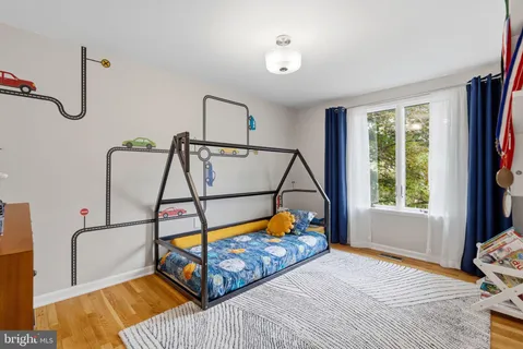 $949,000 | 5917 Beech Tree Drive, Alexandria, VA 22310