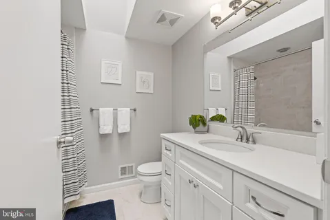 $949,000 | 5917 Beech Tree Drive, Alexandria, VA 22310