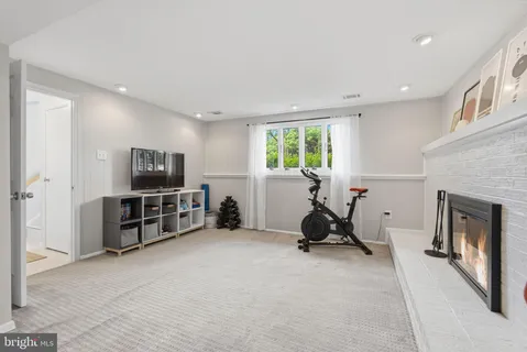 $949,000 | 5917 Beech Tree Drive, Alexandria, VA 22310