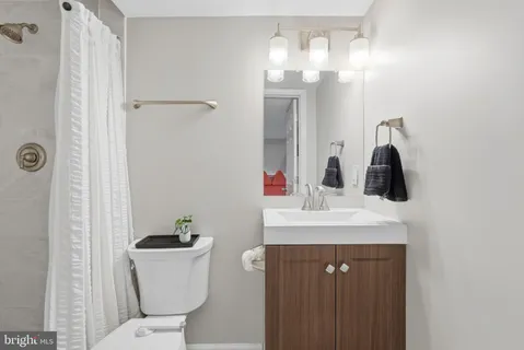 $949,000 | 5917 Beech Tree Drive, Alexandria, VA 22310
