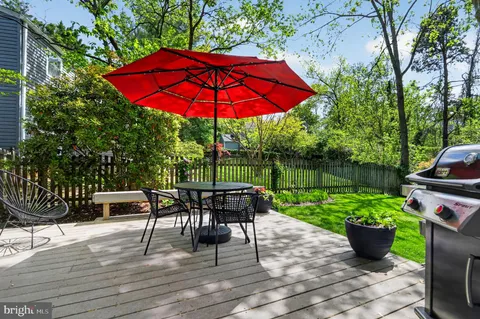 $949,000 | 5917 Beech Tree Drive, Alexandria, VA 22310