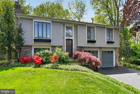 $949,000 | 5917 Beech Tree Drive, Alexandria, VA 22310