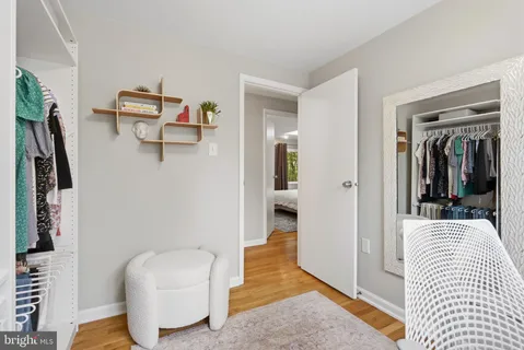 $949,000 | 5917 Beech Tree Drive, Alexandria, VA 22310
