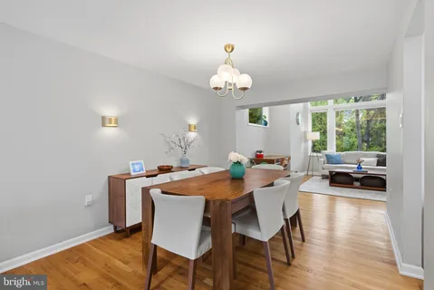 $949,000 | 5917 Beech Tree Drive, Alexandria, VA 22310