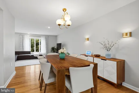 $949,000 | 5917 Beech Tree Drive, Alexandria, VA 22310