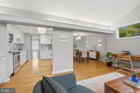 $949,000 | 5917 Beech Tree Drive, Alexandria, VA 22310