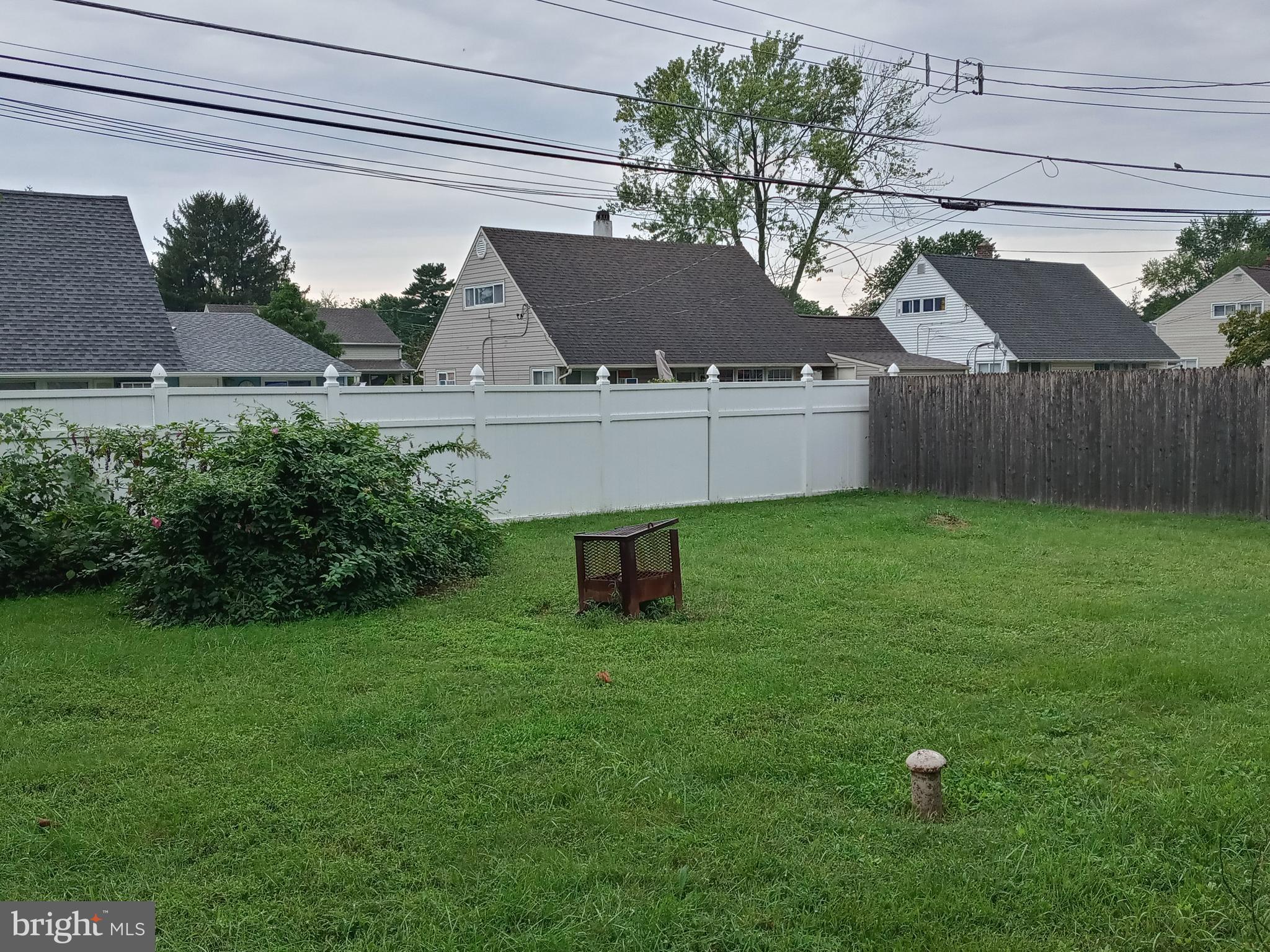 7 Geranium Road Levittown, PA 19057 - Photo 4 of 4 Gallery Image 4